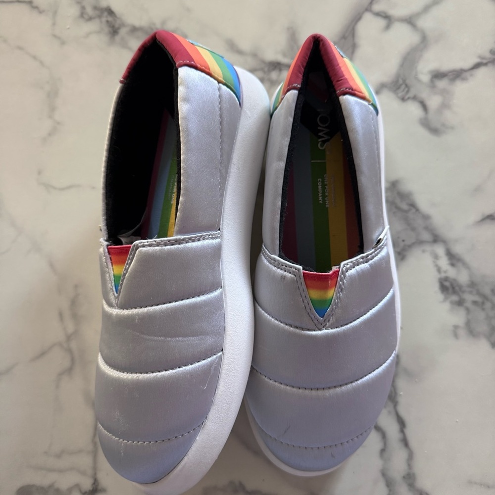 Toms Alpargata Mallow Rainbow Silver Pride Slip Ons - Picture 2 of 8
